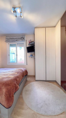 Mieszkanie Wynajem Nou Barris, Barcelona, Katalonia, Hiszpania Via Julia 16