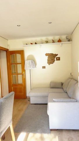 Mieszkanie Wynajem Nou Barris, Barcelona, Katalonia, Hiszpania Via Julia 10